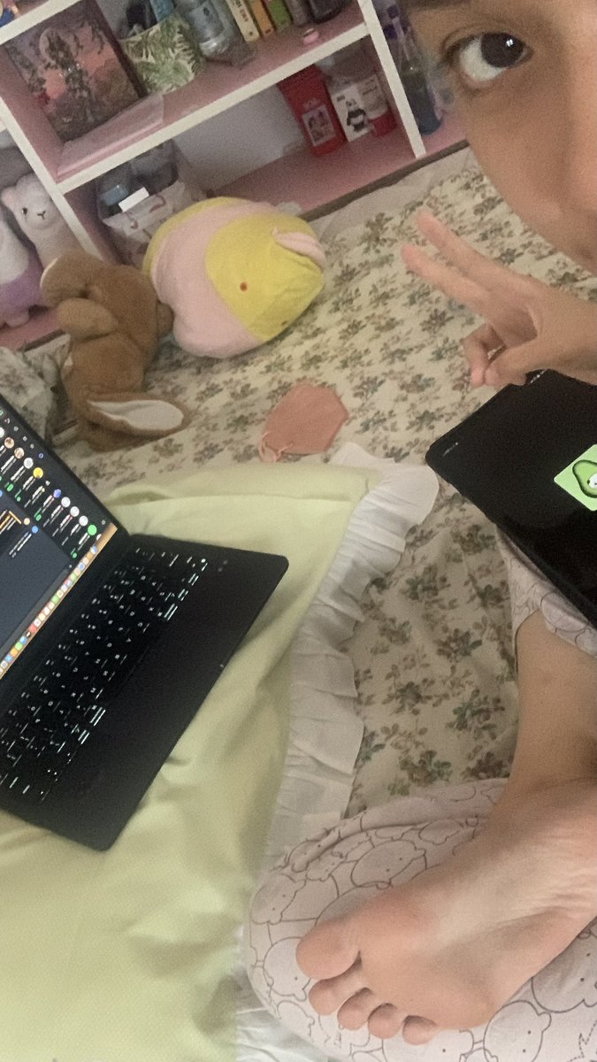 menikmati kamarku sebelum ditinggal ke Malang 😔🤲🏻😔🤲🏻😔🤲🏻