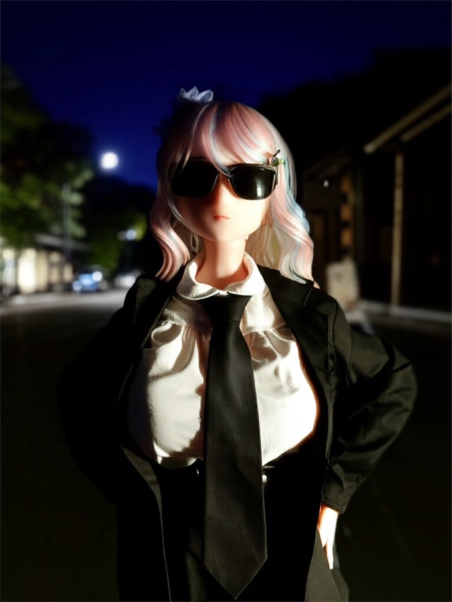 ＃等身大ドール劇場
宇宙刑事バギャン編（6）
…そして7月7日、七夕の夜がやって来た…各地で七夕祭りが開催されているが、自分はリゼさんに会える事が楽しみなのだ！
…今日は早く帰らせてもらって準備は万端だ！
…リゼさん…早く抱きしめたい…❤️
…胸を高鳴らせて車に乗った…！