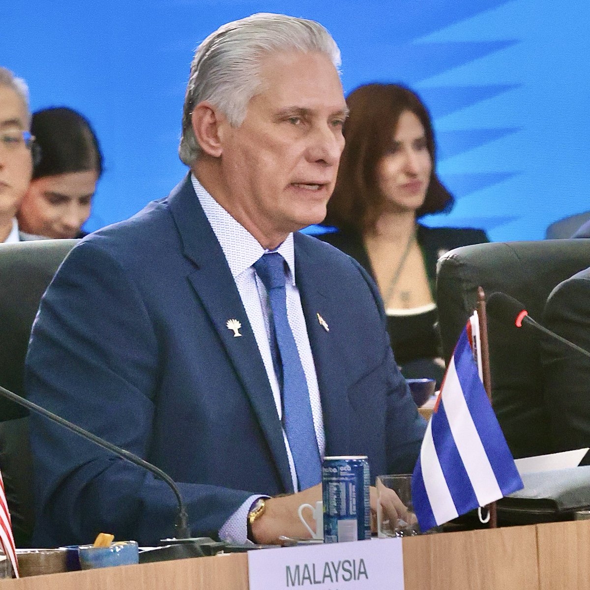 Presidencia Cuba 🇨🇺 (@presidenciacuba) on Twitter photo 🇨🇺| Presidente <a href="/DiazCanelB/">Miguel Díaz-Canel Bermúdez</a> en la XVII Cumbre de los #BRICS:
“Creo que debo empezar por agradecer, en nombre de mi país y mi pueblo, nuestra integración a los #BRICS en condición de socios. BRICS es hoy sinónimo de esperanza”.
🧵 🇨🇺| Presidente <a href="/DiazCanelB/">Miguel Díaz-Canel Bermúdez</a> en la XVII Cumbre de los #BRICS:
“Creo que debo empezar por agradecer, en nombre de mi país y mi pueblo, nuestra integración a los #BRICS en condición de socios. BRICS es hoy sinónimo de esperanza”.
🧵