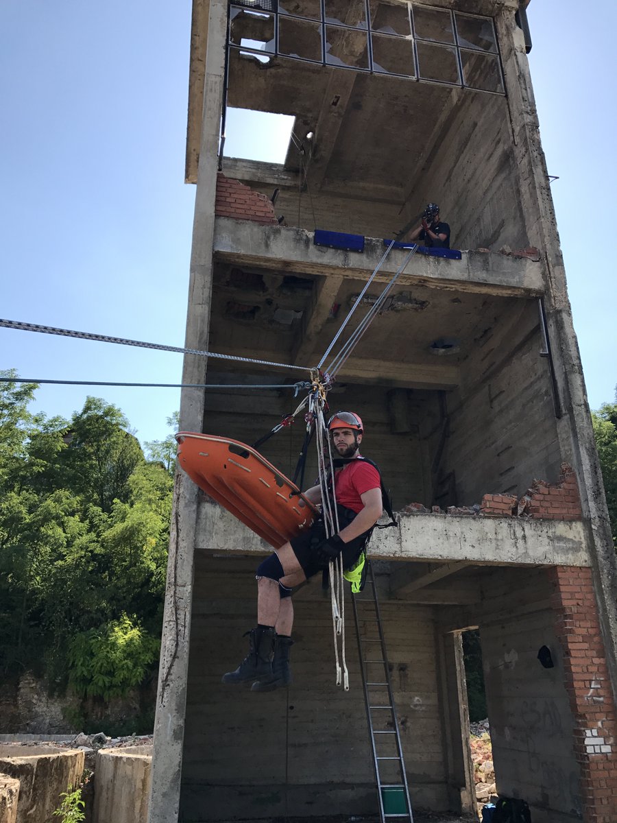 8 years ago today, I was volunteering in Bosanska Krupa, #Bosnia 🇧🇦 delivering a Rope Rescue Technician Course to #volunteer #firefighters! 

It is this course which started the ongoing relationship with #BiH. 

#roperescue #rescue