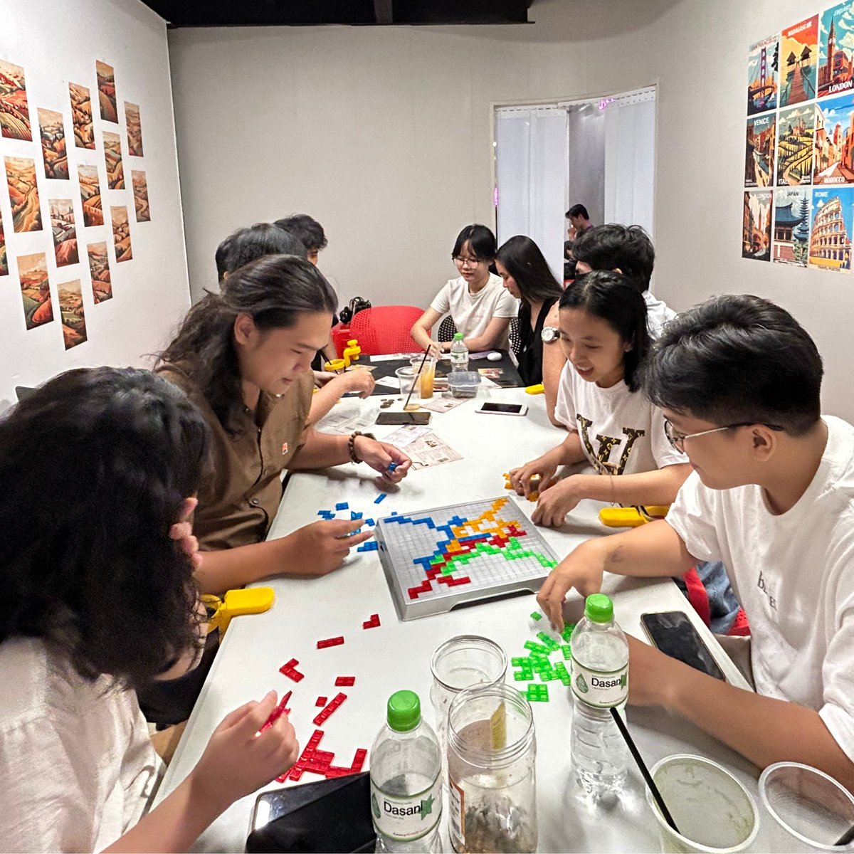 Giangesley's tweet photo. Last Build Buddies with Boardgame 🎲🔥

Big thanks to everyone who showed up and leveled up the vibe at CYA Coffee last week.

Hope everyone enjoyed the moments — let’s make our next meetup even more exciting!

#BuildBuddies @meta_pool_vn #Meetup #DaNang #Vietnam #Web3 #boardgames