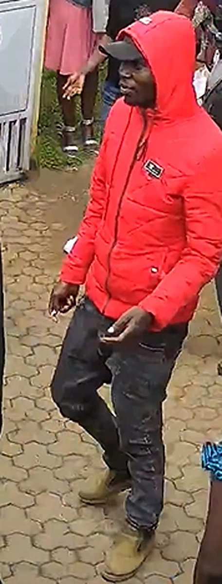 These are the goons who stormed KHRC yesterday to harass women.

Identify these thugs. Kwanza the Rasta guy aliiba suitcase.

Impunity MUST end.

#SabaSabaRevolutionDay #77NiNumbers