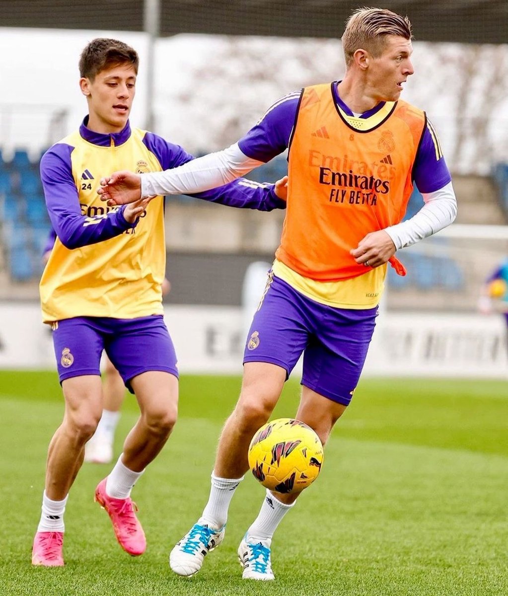 🚨🗣️ Toni Kroos: “What distinguishes Arda Güler from other young players is that she always wants to learn. He observes what we do, before and after training. I noticed that he’d want to improve.”