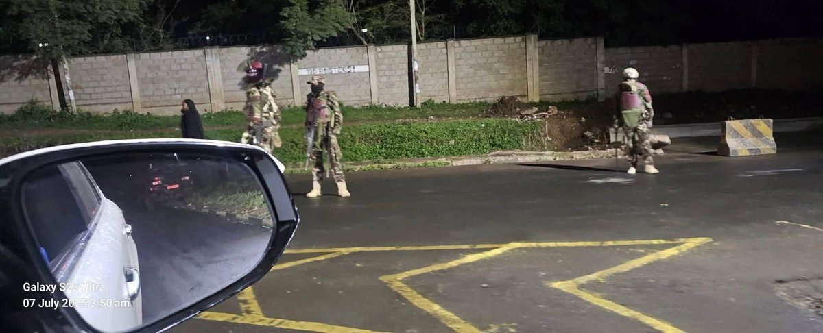 Mtu aliamka 2am kukesha kwa barabara, no additional salary just their 27K with loans, torn shoes and unpaid bills.