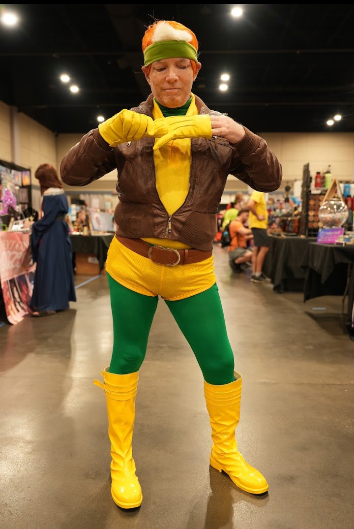 LenhardtEric's tweet photo. Okay here's my Genderbent Rogue from the X-Men! I wore this to KC Retro last year and everyone loved it 😁 #cosplay #rogue #xmen #brownleatherjacket #yellowandgreen #yellowgloves #greenheadband #whitefauxfur #orangewig #wigs #yellowboots #JeanGrey #nightcrawler #kcretro https://t.co/WtxDzaaLah