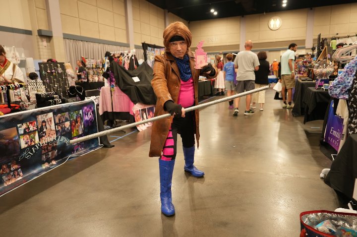 LenhardtEric's tweet photo. Okay here's my Gambit from the X-Men! I wore this the first day of KC Retro last year, wore Rogue on Sunday. I made the card out of a cardboard box #cosplay #gambit #xmen #trenchcoat #playingcard #thriftstorefinds #wigs #E6000 #rogue check out the picture in the comments https://t.co/IpQXq2M4wP