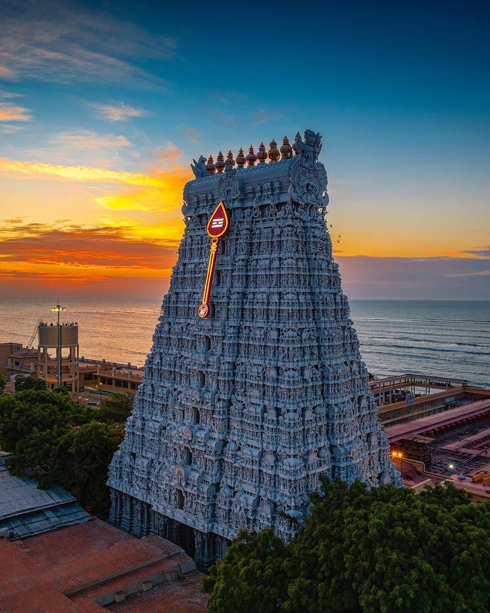 திருச்செந்தூர் கும்பாபிஷேக புனித நாளில், வங்கக்கடலோரம் சூரபத்மனை வீழ்த்தி, மனிதர் மீதான கருணையை பொழிந்த வேலவனை வணங்குவோம்.

இந்த நன்நாளில் மக்களின் துன்பம் விலகி, அன்பும் அருளும் நிறைந்த நல்வாழ்வு மலர, திருச்செந்தூரிலிருந்து தமிழ் ஒளி பரவட்டும்!

வெற்றிவேல்! வீரவேல்! முருகா