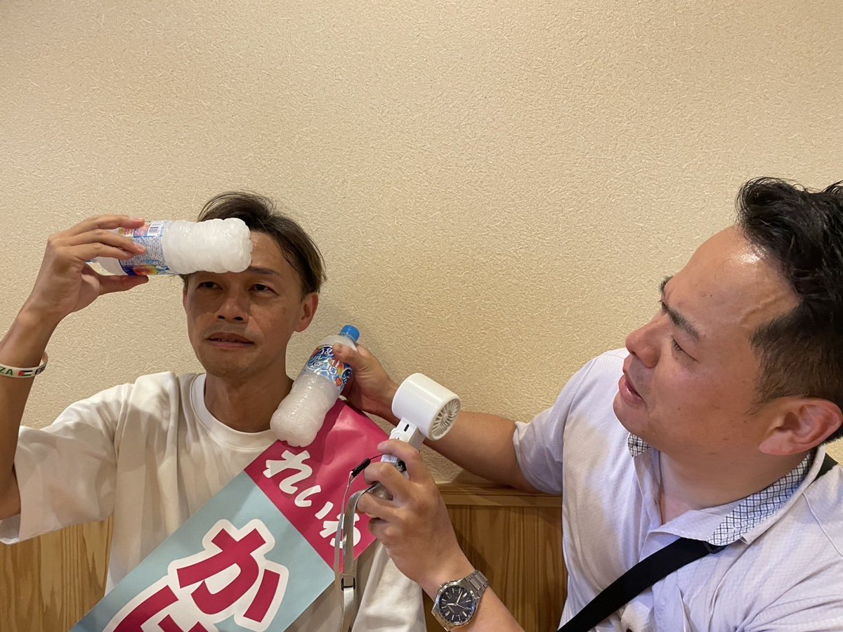 reiwayuki018110's tweet image. 昼食時、懸命に熱を下げる #かばた健吾 候補。　熱中症要注意！