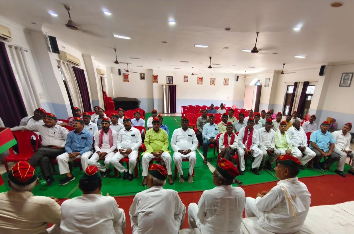 समाजवादी सैनिक प्रकोष्ठ सभी ज़िलों में विधानसभावार, बूथ स्तर पर पूर्व सैनिकों को चिन्हित कर समाजवादी विचारधारा से जोड़ने के लिए निरंतर प्रयासरत है। 

यह कष्टप्रद, धीमी और परिश्रम से भरी लंबी प्रक्रिया है, निरंतर चलनेवाली कार्यवाही है। पीडीए के सभी नागरिकों की तरह ही उनके फौज़ी