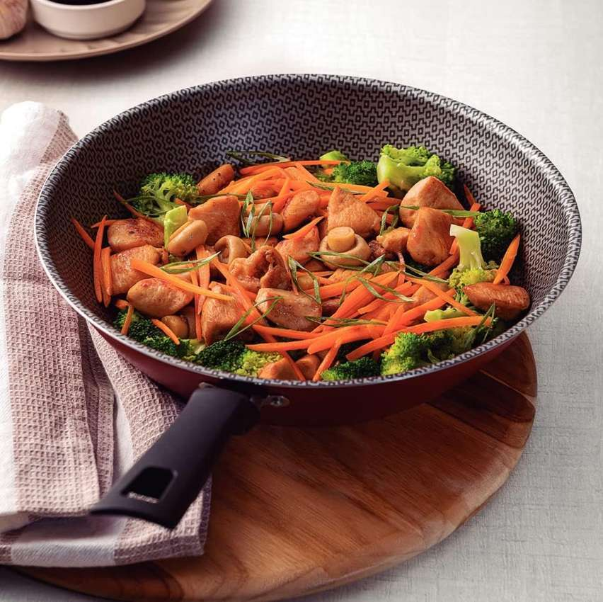 AquiPechincha's tweet photo. #CORREEEEEE 40% OFF 😮🏃‍♀️🏃‍♂️🏃 🍳 WOK: Frigideira mais funda🌟 Qualidade Tramontina‼️ 📦 Frete Grátis Amazon Prime
- Wok Tramontina Loreto em Alumínio com Revestimento Interno e Externo Antiaderente Starflon Max Vermelho 28 cm 3,6 L
🔥 R$ 29,90 à vista
⚠️ Oferta exclusiva para clientes Prime‼️
Confira - https://t.co/epcQ15XnTV
🔺 Experimente o Prime, são 30 dias, DE GRAÇA!!
🔺 Veja como funciona o Prime: 👇
https://t.co/GCGJMxQx6R