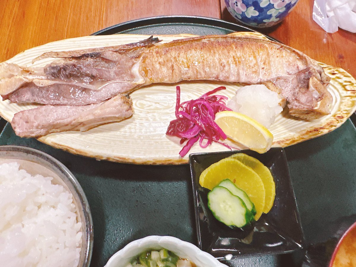 nakano_oosawa's tweet image. 【中野区】都立家政、矢車さんでランチ。
今日のお魚はマグロのカマ。
あまりの大きさにびっくり!コーヒーも付いて1,200円で大満足。
日替わりメニューはこちらから。
instagram.com/yaguruma_japan…
#大沢ひろゆき
#中野イチの食いしん坊
#中野区
#都立家政