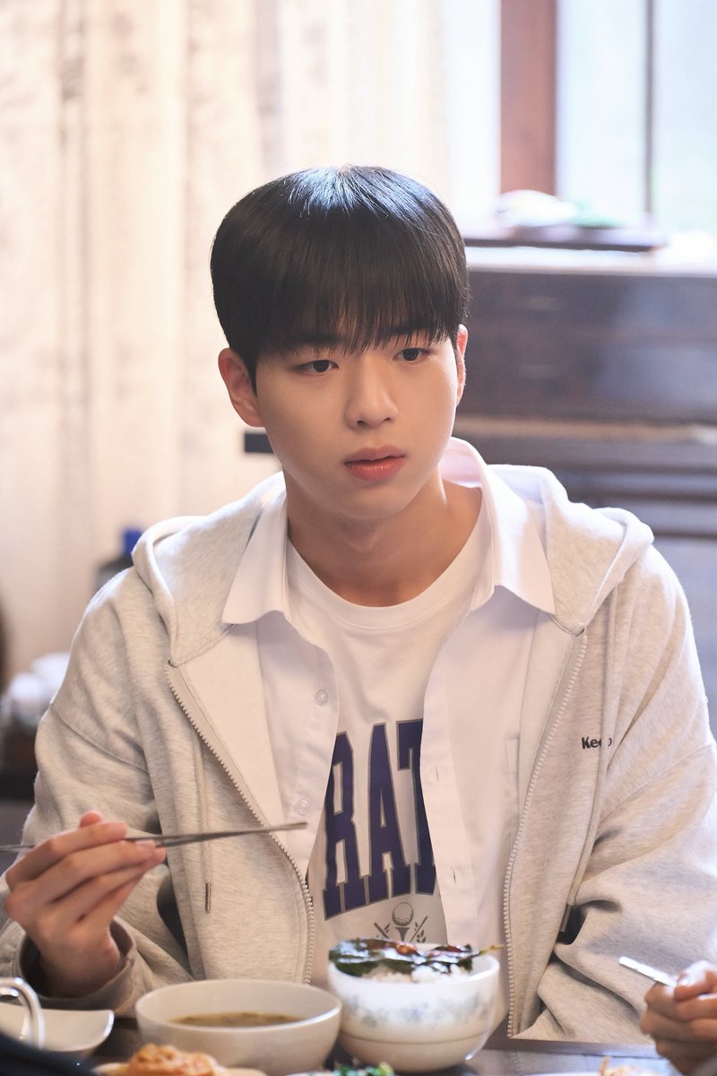vibeactors's tweet image. [#차강윤]

📢 급훈
﹝소중한 #표지호 를 소중하게 대하자ミ⛧﹞

표죠가 남사친이면,,, 난 친구 없어,,,🥹
이번 주도 tvN &amp;lt;견우와 선녀&amp;gt;와 함께해요! 🧡

-
📺 tvN &amp;lt;견우와 선녀&amp;gt; / 월·화 오후 8시 50분

사진제공=tvN

#차강윤 #ChaKangYoon
#tvN #견우와선녀 #표지호
#drama #kdrama
#바이브액터스