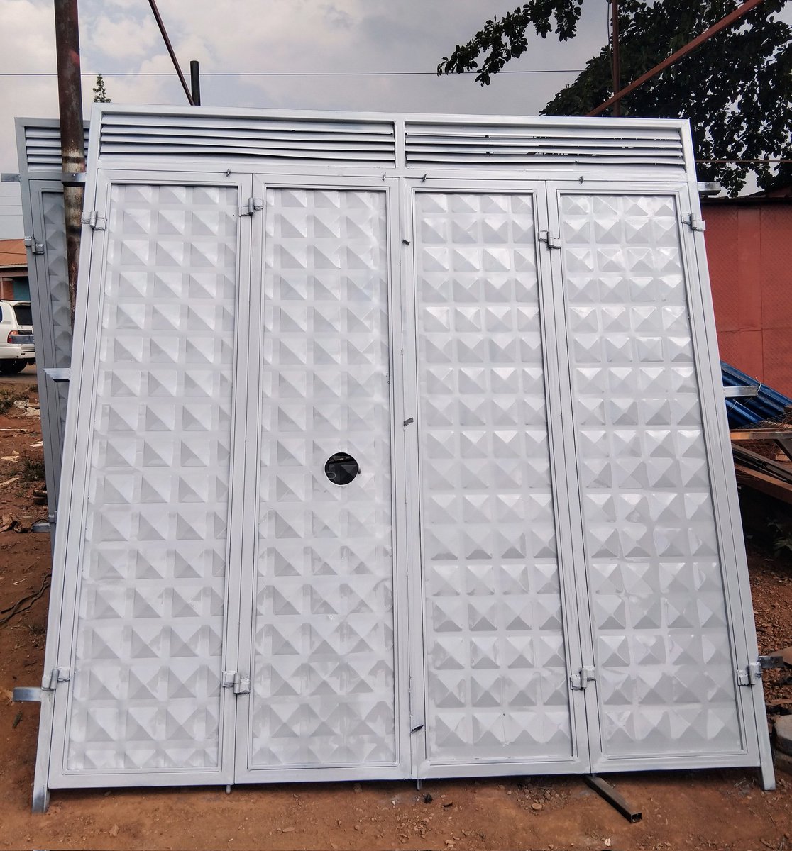 KibTariq's tweet photo. @IamHaxx @Motion_i256 Contractors, homeowners, business owners:
We deliver durable, precise, and affordable metal fabrication for every need.
Contact us: 0704704864 / 0703191332
#ConstructionUg #SteelSolutions https://t.co/f2a9dcTYN7