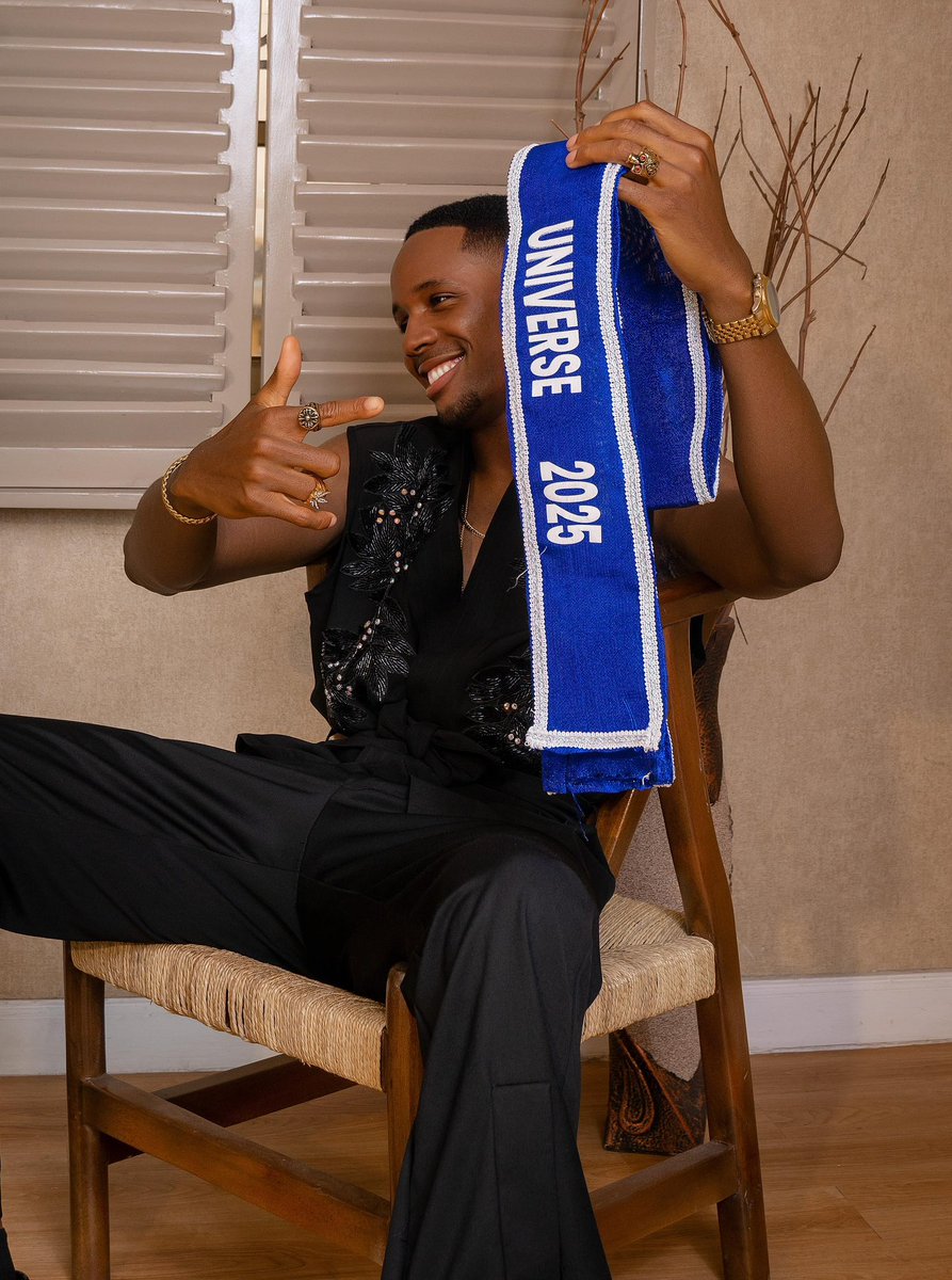 CUgetsbuckets's tweet image. All black but the mood’s bright 🕶️✨🇳🇬