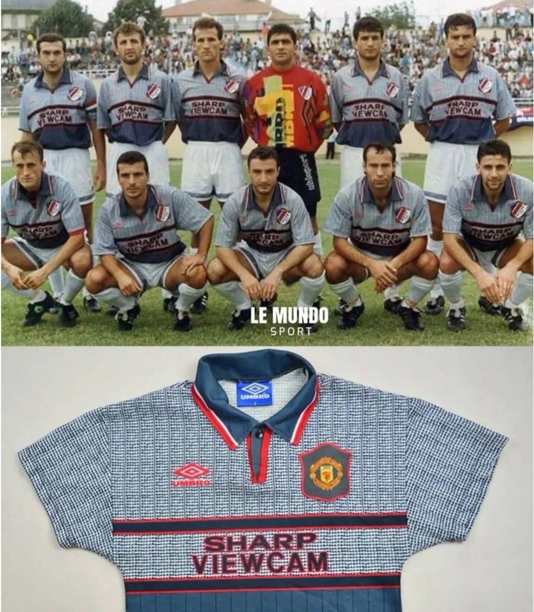 O formayı belki Manchester Utd sadece 45 dk giydi ama, Düzcespor ona kendi logosunu yakıştırarak tam 2 yıl giydi (1996-98)