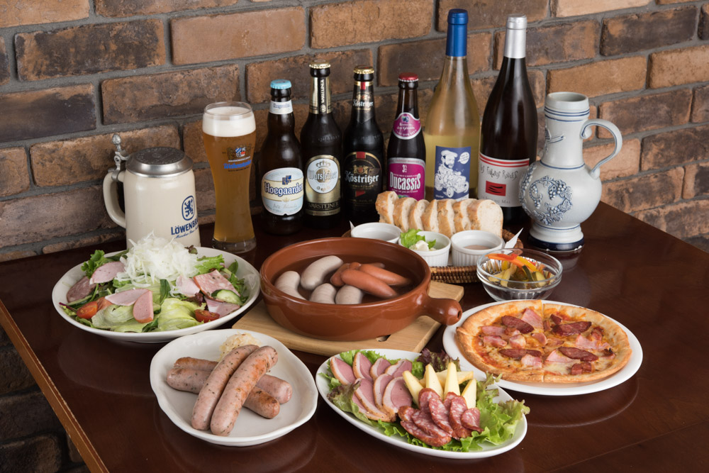For 40+ years, Neu Frank in Kunitachi has been crafting premium ham &amp; sausages using traditional German methods🇩🇪

Made fresh with domestic pork &amp; minimal additives, their wieners, grilled sausages, pâté, and even 100+ craft beers are must-tries!

👉 at-tama.tokyo/lang_en/tamago…