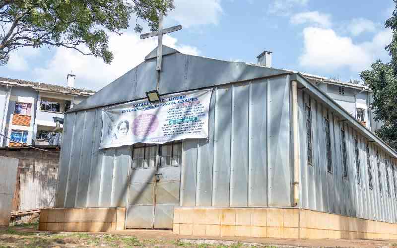 CHURCH KWA STATE HOUSE!
President Ruto said he was compelled to build a proper Church at statehouse. He said he was not happy with the current mabati church, and he will use his money to build it. Kuna ubaya? #Brekko