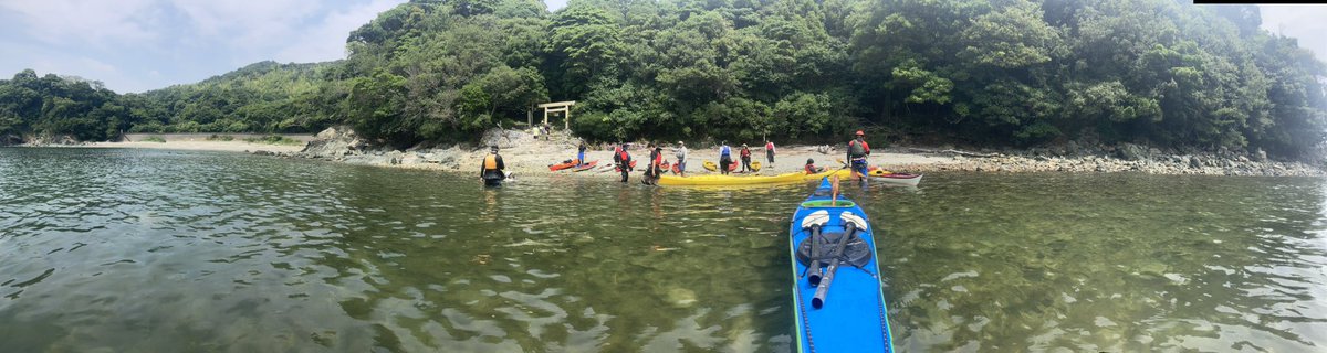 NELCrewofficial's tweet photo. NEL-Basic3！
今回は強烈な日差しのため、熱中症に注意しての実施。💦
algaforestからプロガイドの柴田丈広さんをお呼びして地震が起きた時の対処やレスキューなどを教わりました〜。
カヤックで山道ができる前は海から詣ったという安楽島の伊射波神社に‼️
#kayaks #鳥羽 #シーカヤック #神社巡り https://t.co/AqdqhkYUES