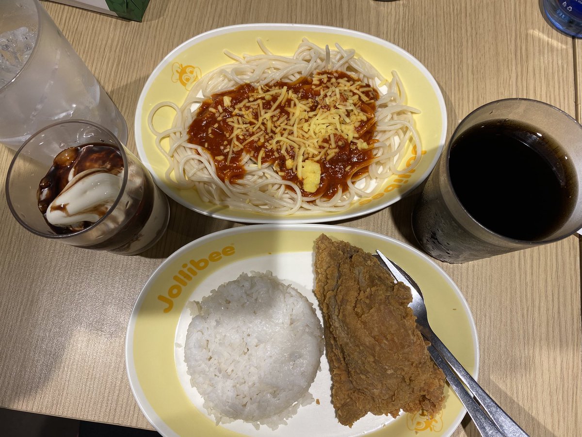 vhin2x's tweet image. Lunchie!!! 🥤 🍝 🍚 🍗 #jbee #chickenjoy #jollyspaghetti #chocolatesundae #rice #soda #food #foodporn 

Lack of communication 
Ruins everything 
Because instead 
Of knowing 
How the person
Other feeling,

We just assume!!! 😇😇😇