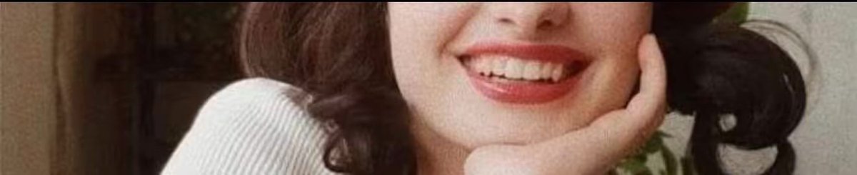 ………..🕊️🦋

ينتصر دائمًا صانِعي البَهجة لأنفسهم، 
  لا مُنتظريها …..📩