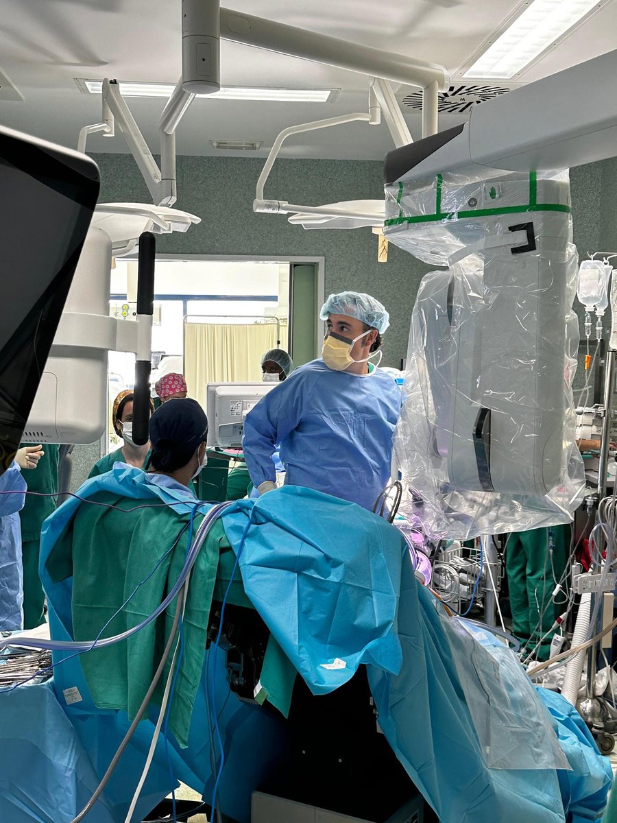 ROC Clinic (@roc_urologia) on Twitter photo Historic moment in urologic surgery! We're proud to announce the first Da Vinci Single Port robotic radical cystectomy in Spain (3rd in Europe!) at <a href="/HMHOSPITALES/">HM HOSPITALES</a> Sanchinarro. This single-incision surgery revolutionizes bladder cancer treatment with minimal trauma & fast recovery. Historic moment in urologic surgery! We're proud to announce the first Da Vinci Single Port robotic radical cystectomy in Spain (3rd in Europe!) at <a href="/HMHOSPITALES/">HM HOSPITALES</a> Sanchinarro. This single-incision surgery revolutionizes bladder cancer treatment with minimal trauma & fast recovery.