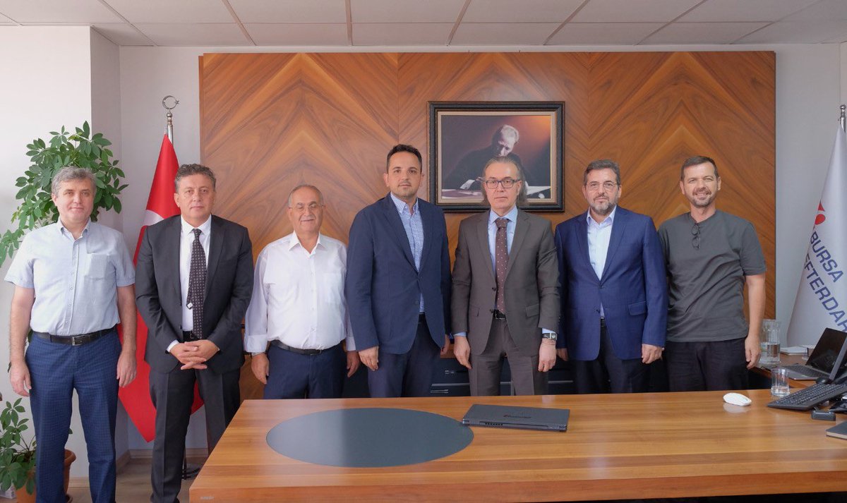 ▪️ Yönetim Kurulu Üyemiz Abidin Şakir Özen, 1️⃣6️⃣. Meslek Komitesi (Un ve Unlu Mamüller İmalatı ile Ticareti) Meclis Üyelerimiz Mehmet Özen ve Eyüp Korucuoğlu ile Komite Başkan Yardımcımız Mustafa Şehitoğlu, Bursa Defterdarı Halil Tekin’i ziyaret etti.  

▪️ Ziyarette sektörel