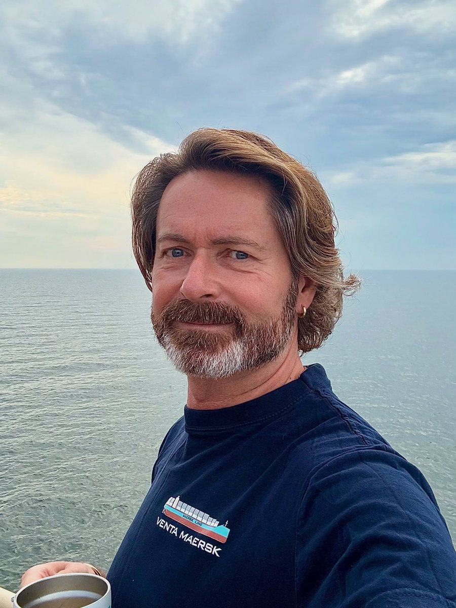 Grey, blue, blond, fox, after more than 30 years at sea, this is my coat of many colors…
.
#colors #grey #fiftyshadesofgrey #sailor #seafarer #seafarersarekeyworkers #noshippingnoshopping #selfie #blivskibsofficer #detblaadanmark  #coffee #captain #captainthomas #alwaysonboard