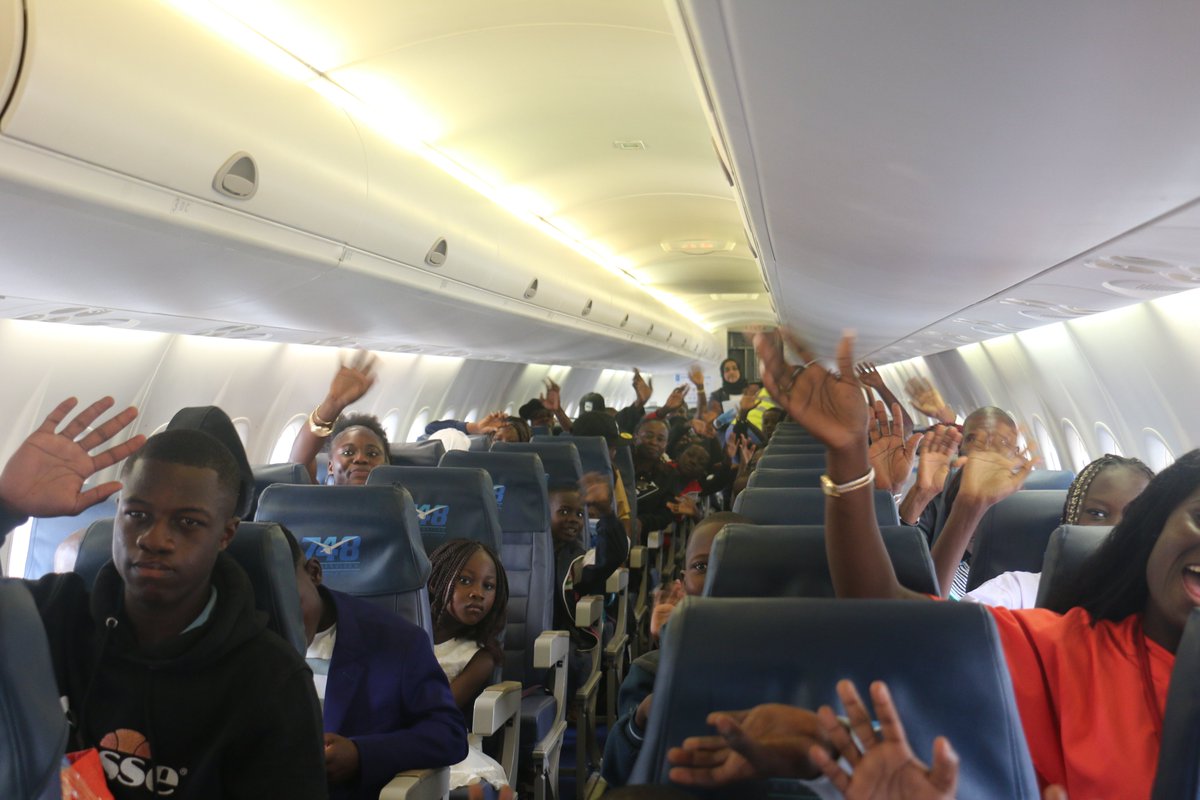 PamCongo's tweet image. On Saturday, 61 Central African refugees returned home from Brazzaville to Bangui 🇨🇫 on a @WFP_UNHAS humanitarian flight chartered by @WFP in the Republic of Congo ✈️.
This voluntary repatriation was organised in collaboration with @UNHCRCongo. #LeaveNoOneBehind