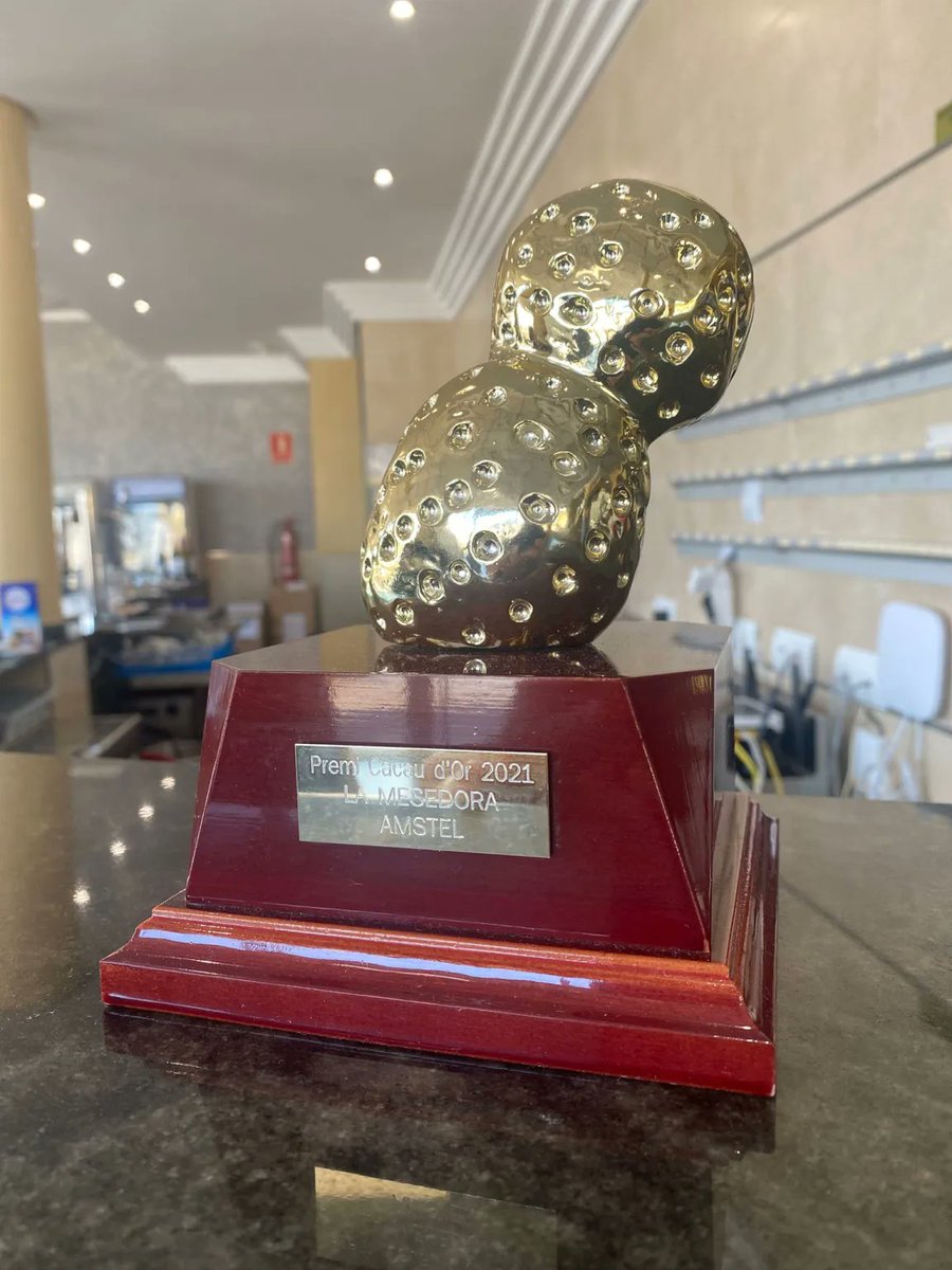 Divendres vam estar esmorzant a La mesedora #Algemesi i vam gaudir molt! Vam provar el Quart de Poblet i el Ca La Mar 2, i ens vam quedar amb ganes de provar la resta 🥖🍻☕️ Cremaet també per supost 🥲