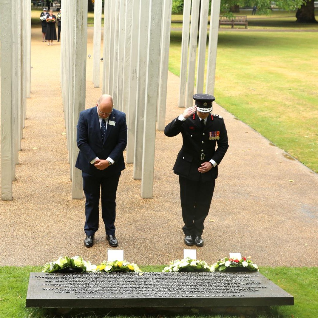 TfL's tweet image. Today, Monday 7 July 2025, we mark 20 years since the 7/7 attacks. 🥀
We will never forget those who lost their lives, those who were injured, and the bravery shown by so many that day.