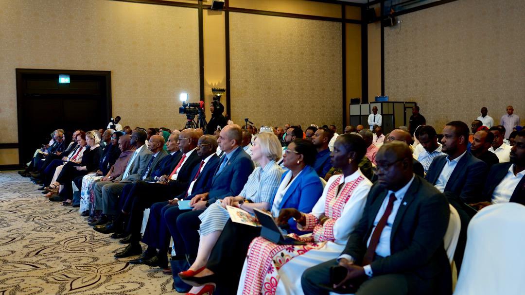 Ilyasdawaleh's tweet image. Sous le Haut Patronage de SE PM @A_Kamil_Mohamed, nous avons lancé les travaux de la 3ème Génération du PND de #Djibouti 2025-2030.
Nous avons également présenté les principales conclusions de la revue finale du précédent Plan Djibouti ICI.
Merci à tous les participants qui ont…