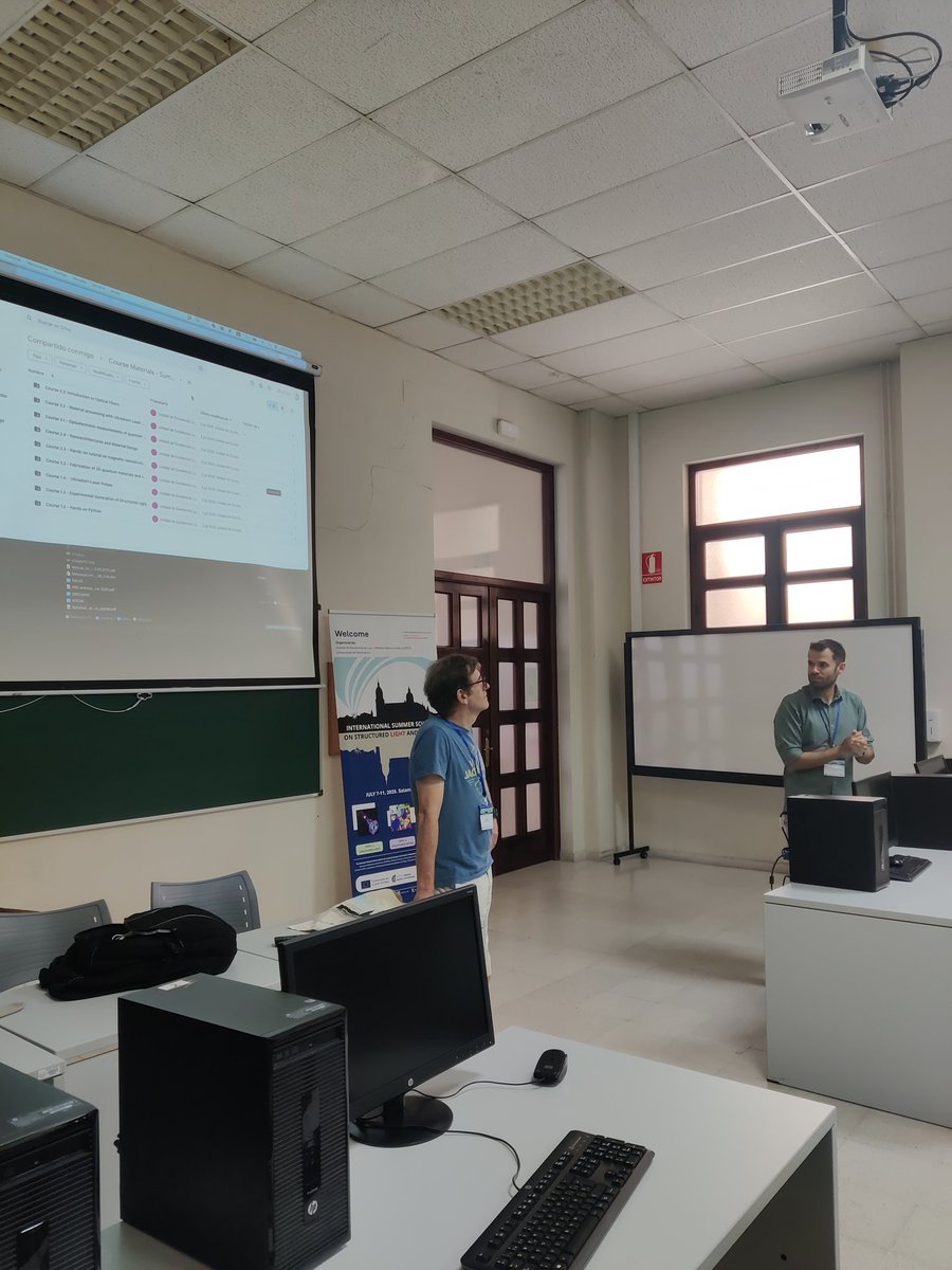 lumes_usal's tweet image. International Summer School on Structured Light and Matter!
💻First session of the course: Hands on Python - Structured Light.
#SomosLUMES @usal #HandsonPython