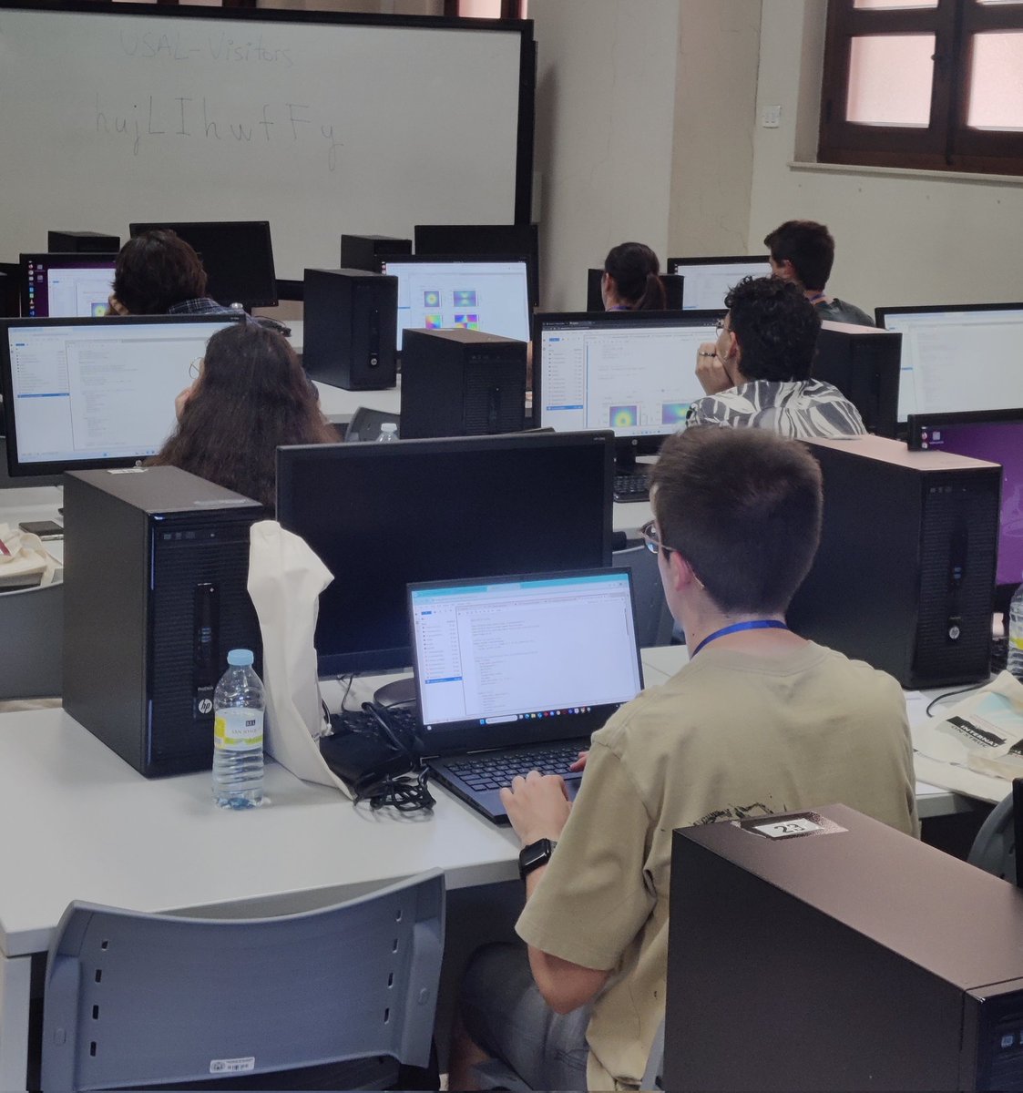 lumes_usal's tweet image. International Summer School on Structured Light and Matter!
💻First session of the course: Hands on Python - Structured Light.
#SomosLUMES @usal #HandsonPython