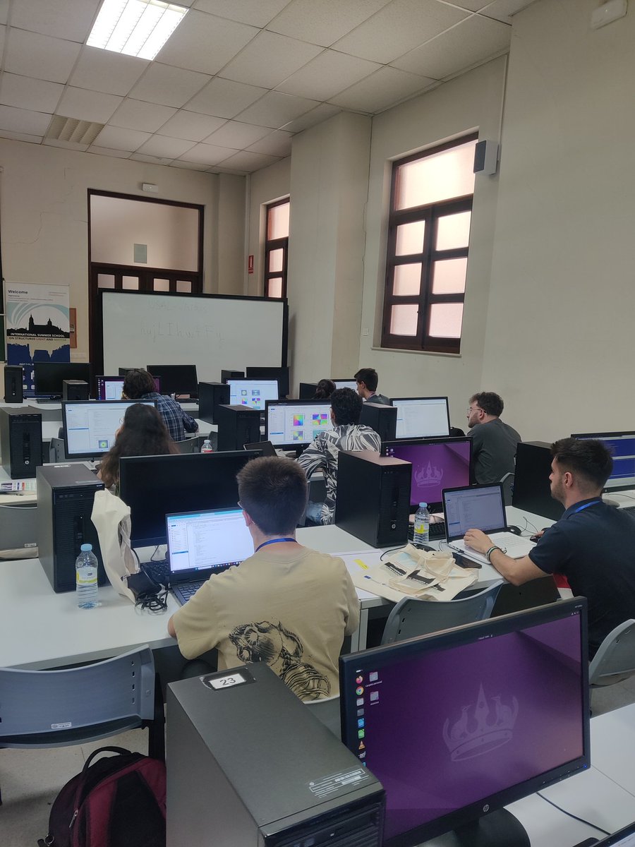 lumes_usal's tweet image. International Summer School on Structured Light and Matter!
💻First session of the course: Hands on Python - Structured Light.
#SomosLUMES @usal #HandsonPython