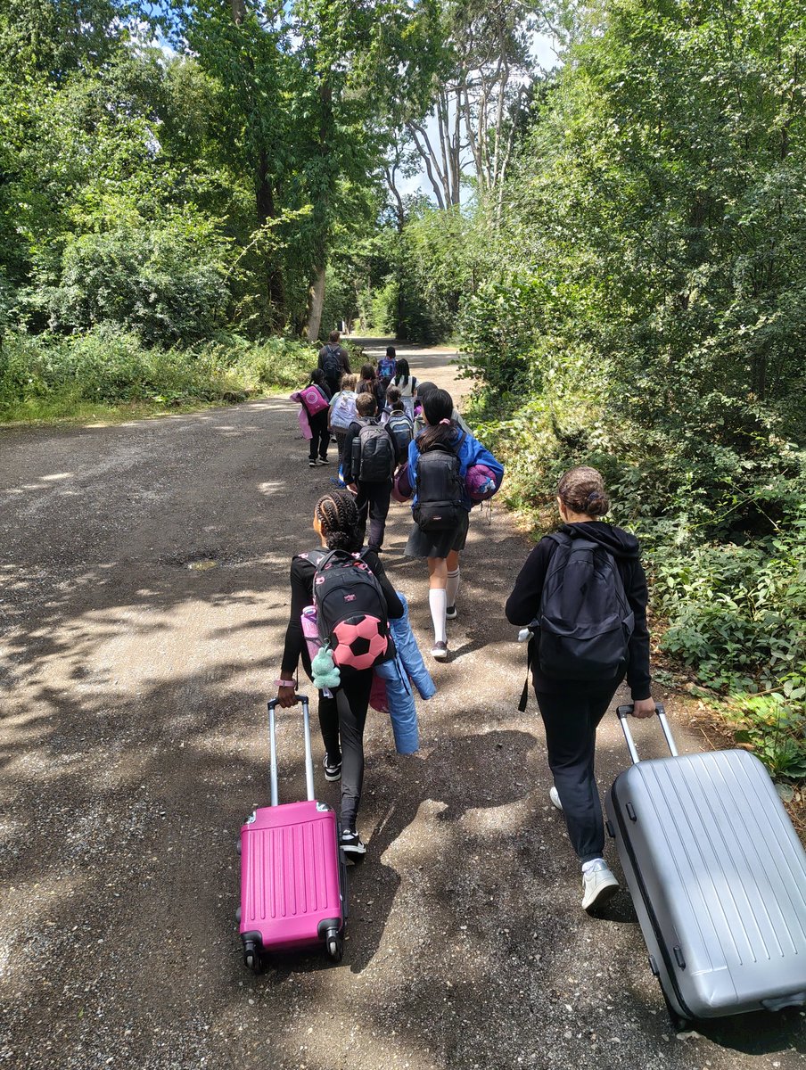BeechesSchool's tweet image. The Beeches School residential group have arrived safely at Rootd and are all settled in. Spirits are high and the adventure has begun! 🌿😊 #RootdResidential #SafeArrival
