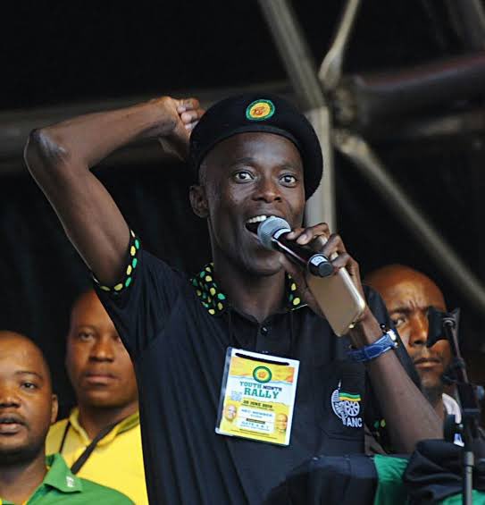 "Mkhwanazi should have followed Protocol, he did not respect the President" 

📢Babita Deokaran, 
📢Pamela Mabini, 
📢Jimmy Mohlala, 
📢Moss Phakoe,
📢Wandile Bozwana,
📢Sindiso Magaqa.

-These are the people who had a Loudhailer and exposed crime following Protocol. They were