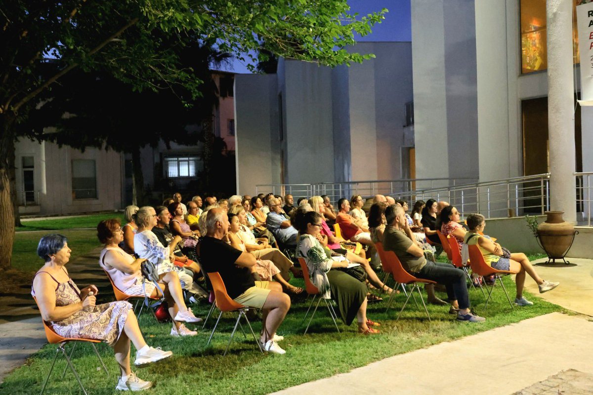 Bodrum Belediyesi Kültür ve Sosyal İşler Müdürlüğü Pedasa ve Leleg Uygarlığı Araştırma ve Uygulama Birimi tarafından düzenlenen açık hava kültür söyleşileri, Turgutreis Şevket Sabancı Kültür ve Sanat Merkezi bahçesinde devam etti. 
Yaz etkinlikleri kapsamında gerçekleştirilen