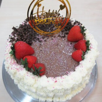 We’ve recently celebrated 4 birthdays here at Abbotsleigh Care Home for Keith, Marion, Erika and Brenda! 🎈🎉 

Our incredibly talented Chef Delia has once again outdone herself with a stunning selection of handmade cakes that had us all in awe! 😍🍰 bit.ly/3I5sAPb