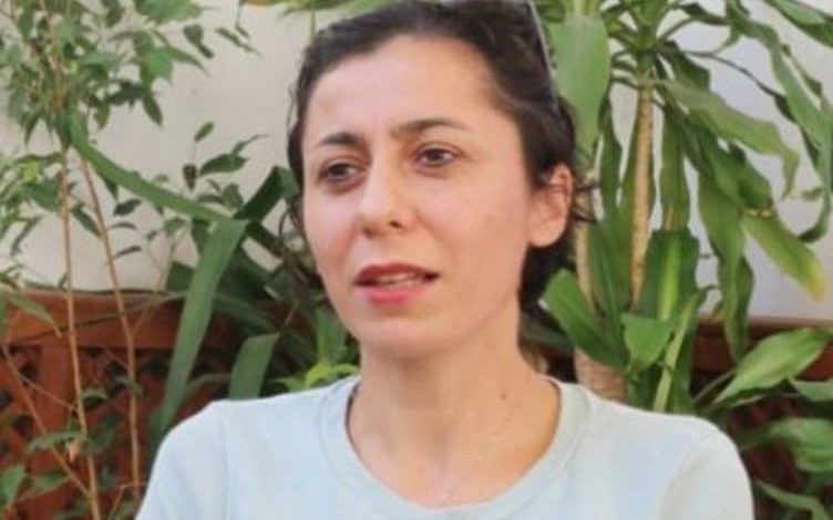 📌 Gazeteci Perihan Sevda Erkılınç, 2 Mayıs'tan bu yana tutsak bulunuyor. Çölyak hastası olan Erkılınç'ın glutensiz beslenme hakkı hapishane idaresi tarafından 60 günü aşkın süredir keyfi bir şekilde engelleniyor.