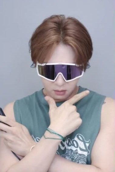 bbosub_e's tweet photo. 워터밤 포토그레이💚 #이창섭

하 진짜 이쁘닝😎 귀여워죽게떀ㅋㅋㅋㅋㅋ https://t.co/7mbYxkcEdW