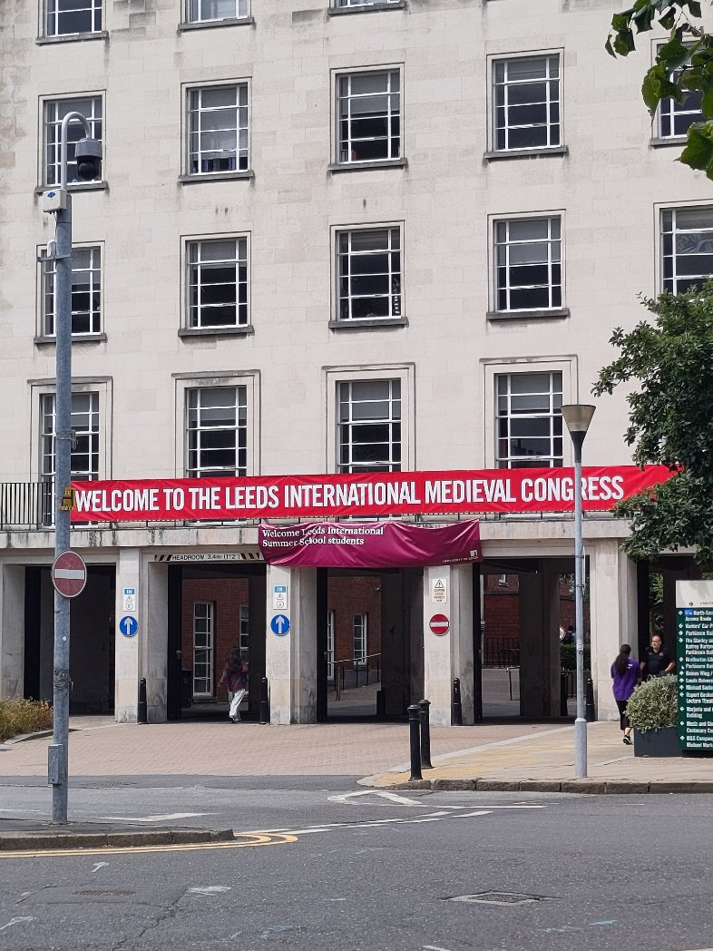 MagicNotWitches's tweet image. OH HI #IMC2025 👋☀️