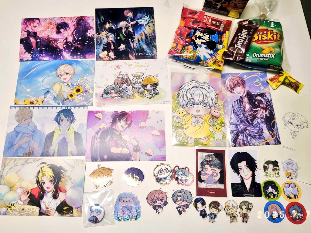 ผลประกอบการเมื่อวานครับบบ ขอบคุณสำหรับกอว. ทุกชิ้นเลยครับบ (*´∀`)♪

Thank you for all the Free giveaways!! I'm so happy to meet everyone p(^^)q