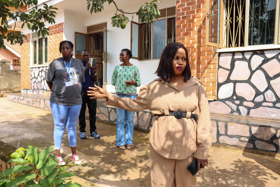 GCWR_Uganda's tweet photo. We were honored to host visitors from @CDCgov and @IDIMakerere for a learning visit focused on the status of Monkey Pox Disease Prevention in sex worker communities in Wakiso District.
#MPOXprevention  1/7 https://t.co/bwmJIp9Gwn