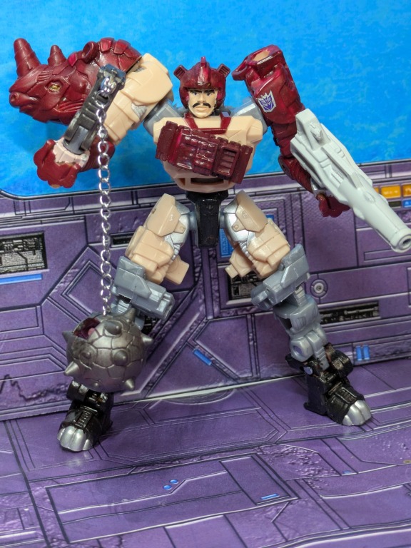 ggr20101's tweet image. ドリルノホーン改造ストラングルホールドの顔を作り直したりプロテクターや武器を追加しました。
顔はケナー3.75インチ、ルーク・スカイウォーカーの改造です。
#stranglehold 
#トランスフォーマー
#Transformers