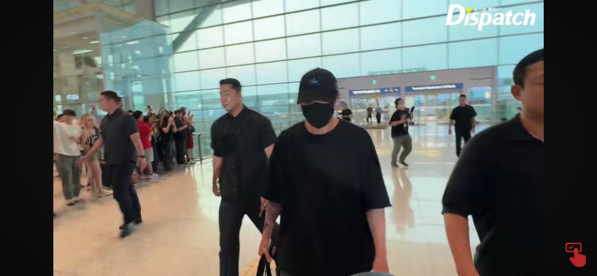 SICKTEAR7's tweet photo. #JUNGKOOK is going to US 🇺🇸 https://t.co/IL5ETJBCyv