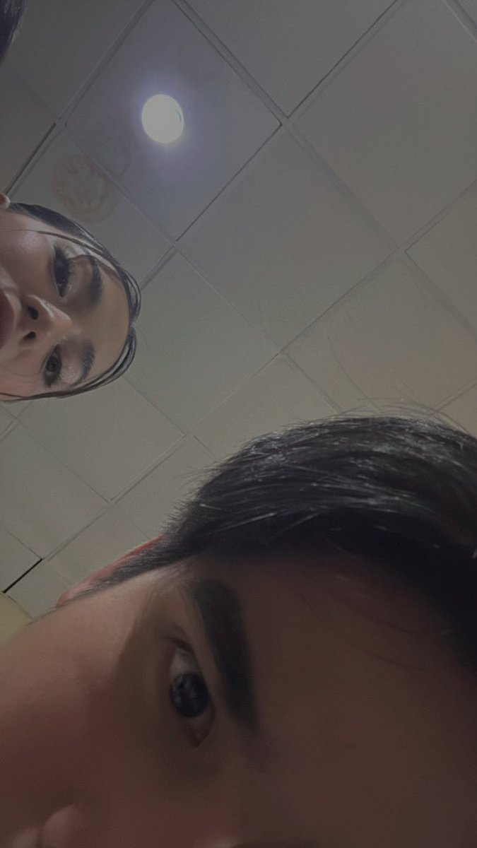 MikWillOFC's tweet photo. FIRST MIKWILL PICTURE TOGETHER!! 😭🧡 https://t.co/fXbchJw3Xh