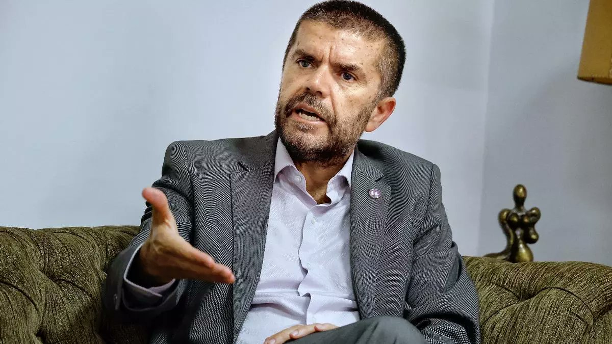 El rector de la #ULL, Francisco García, ha sido entrevistado en el periódico <a href="/eldia/">El Día</a> donde ha profundizado en la postura de las dos universidades canarias que se sitúan en contra de la propuesta de ley autonómica de Consejo Sociales. 

📰 <a href="/eldia/">El Día</a>