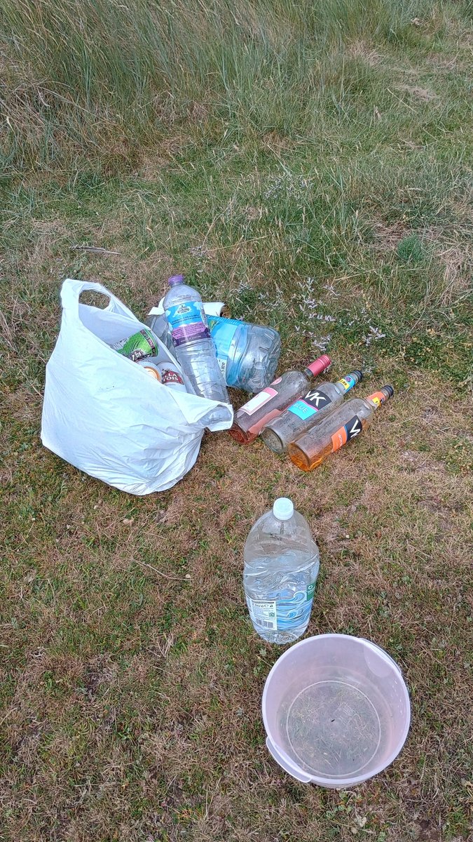 One of my volunteers has cleared slightly further down the coast but this is some of his results-shocking. 
We are now on 500 bags for this year bearing in mind year end 2024 was 526 - a marked increase.