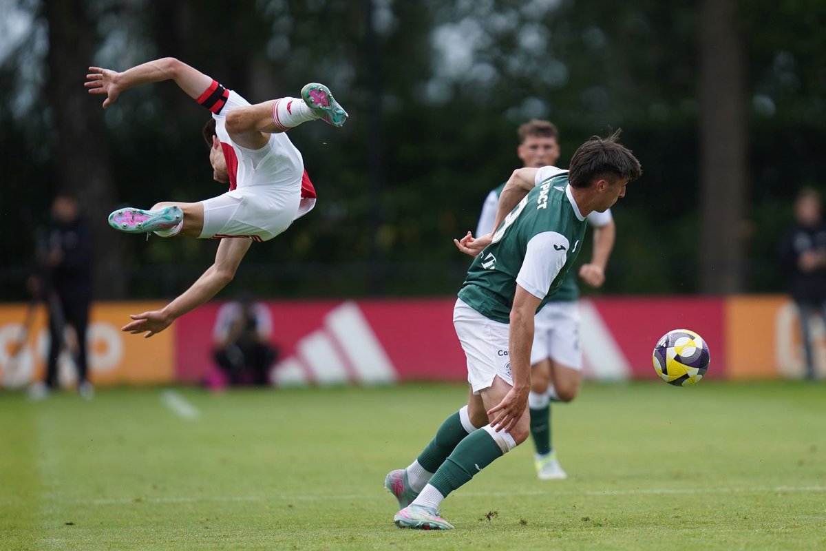 The Ajax boy mustn’t have had his grip socks on 🥲 

<a href="/bowie_kieron/">Kieron Bowie</a> did 🧦