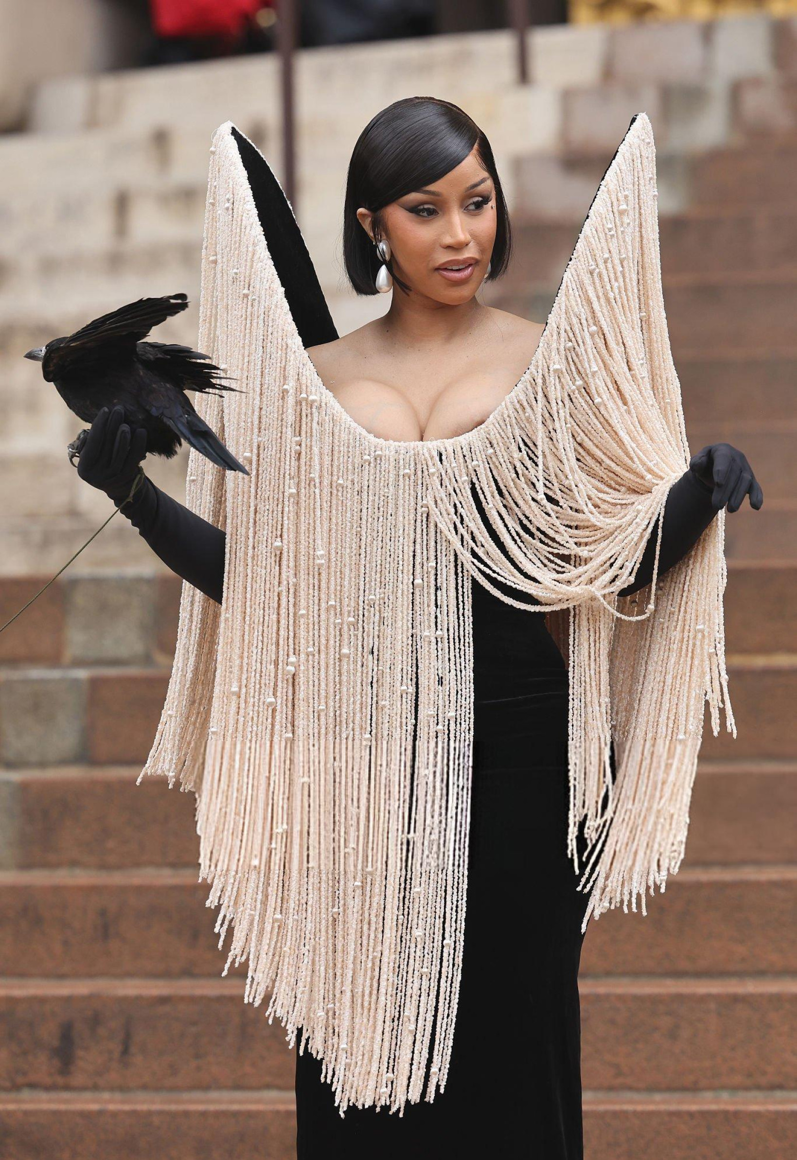 favs pop culture ⋆ ˚｡⋆ on X: "Cardi B at Schiaparelli show ☆ https://t.co/tZl696ZstQ" / X